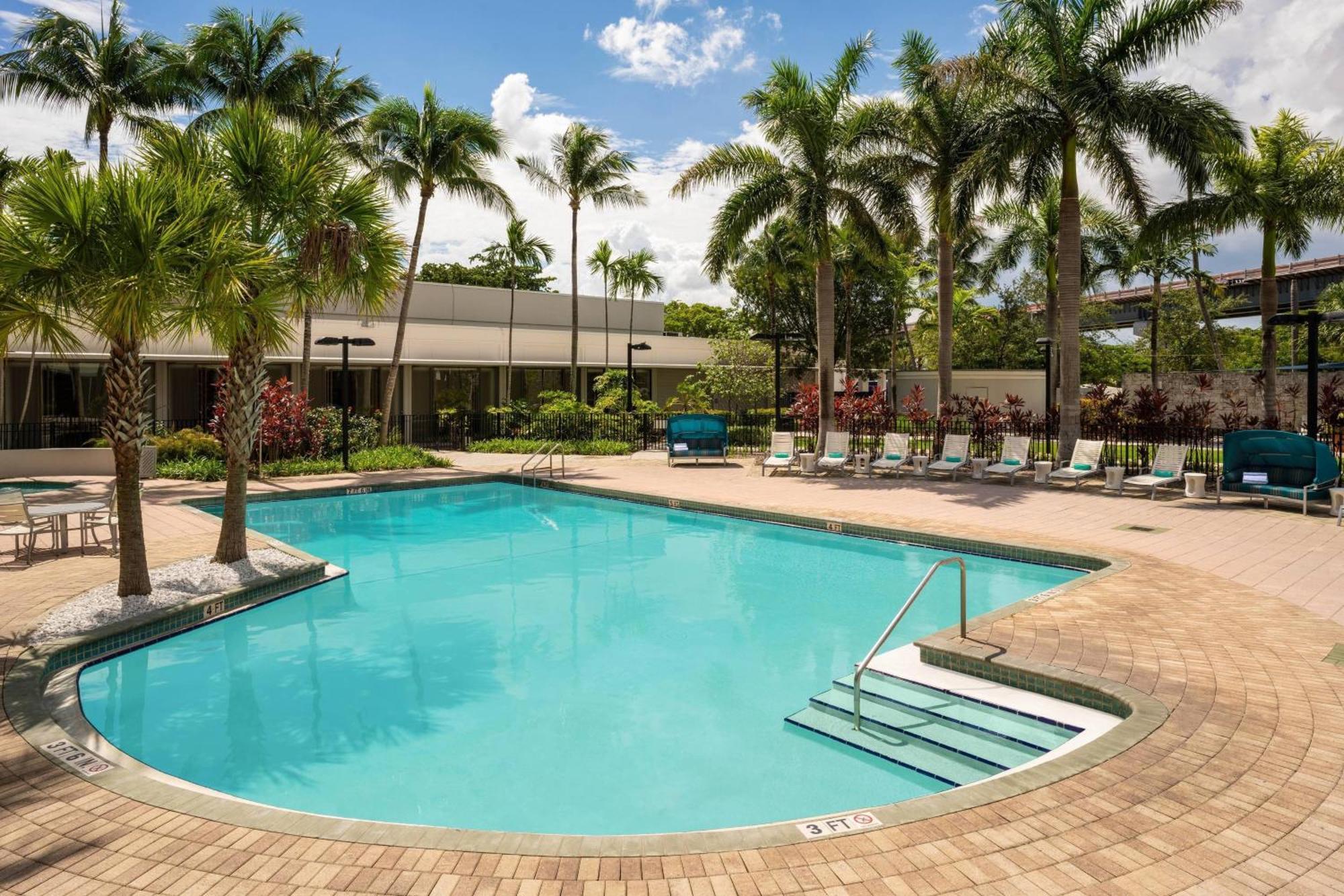 Courtyard By Marriott Miami Airport Otel Dış mekan fotoğraf